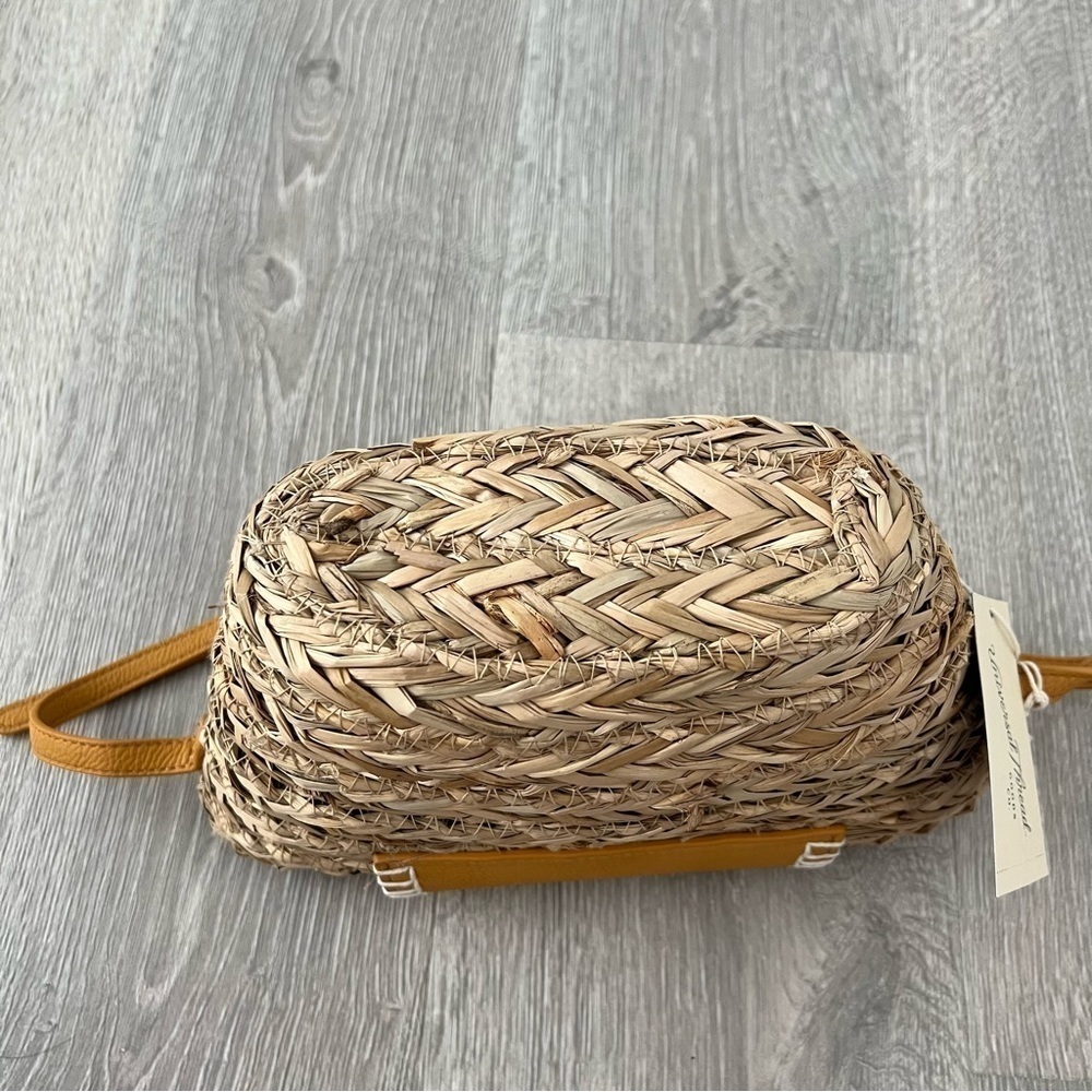 Universal Thread Straw Cross bag. - Picture 4 of 6